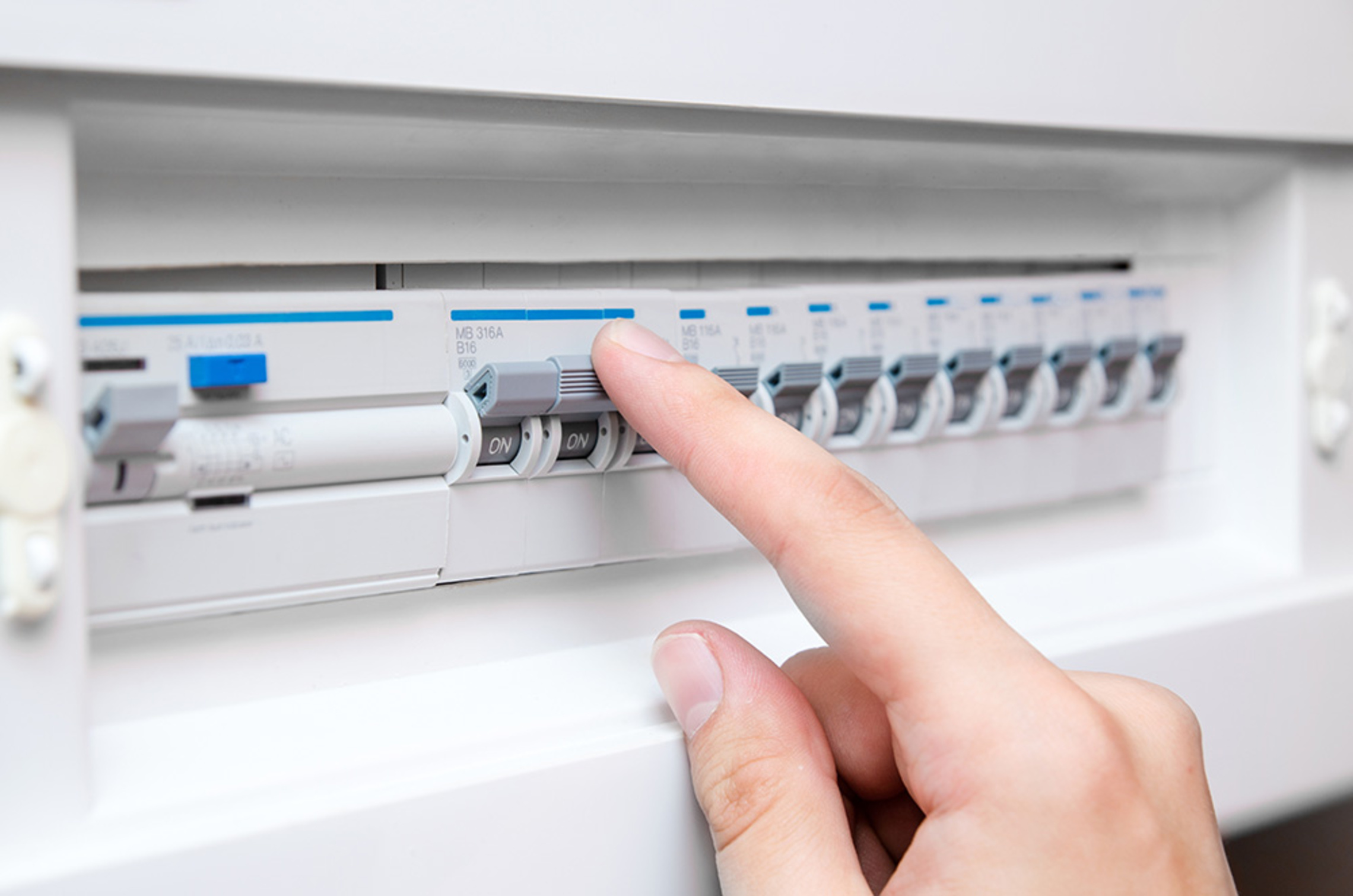 Schalt&shy;schrank&shy;bau bei AP Elektrotechnik in Backnang